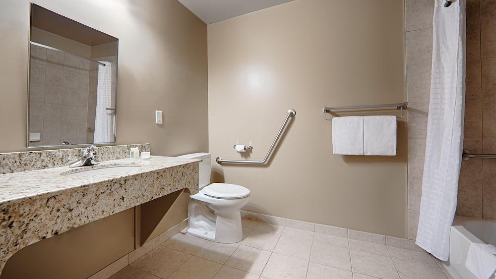Quality Inn & Suites Rimbey Exterior photo