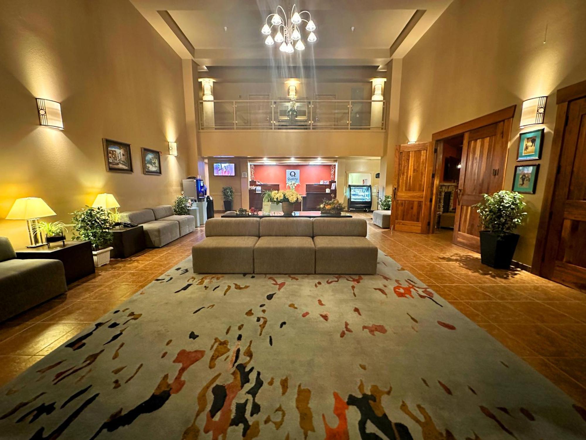 Quality Inn & Suites Rimbey Exterior photo