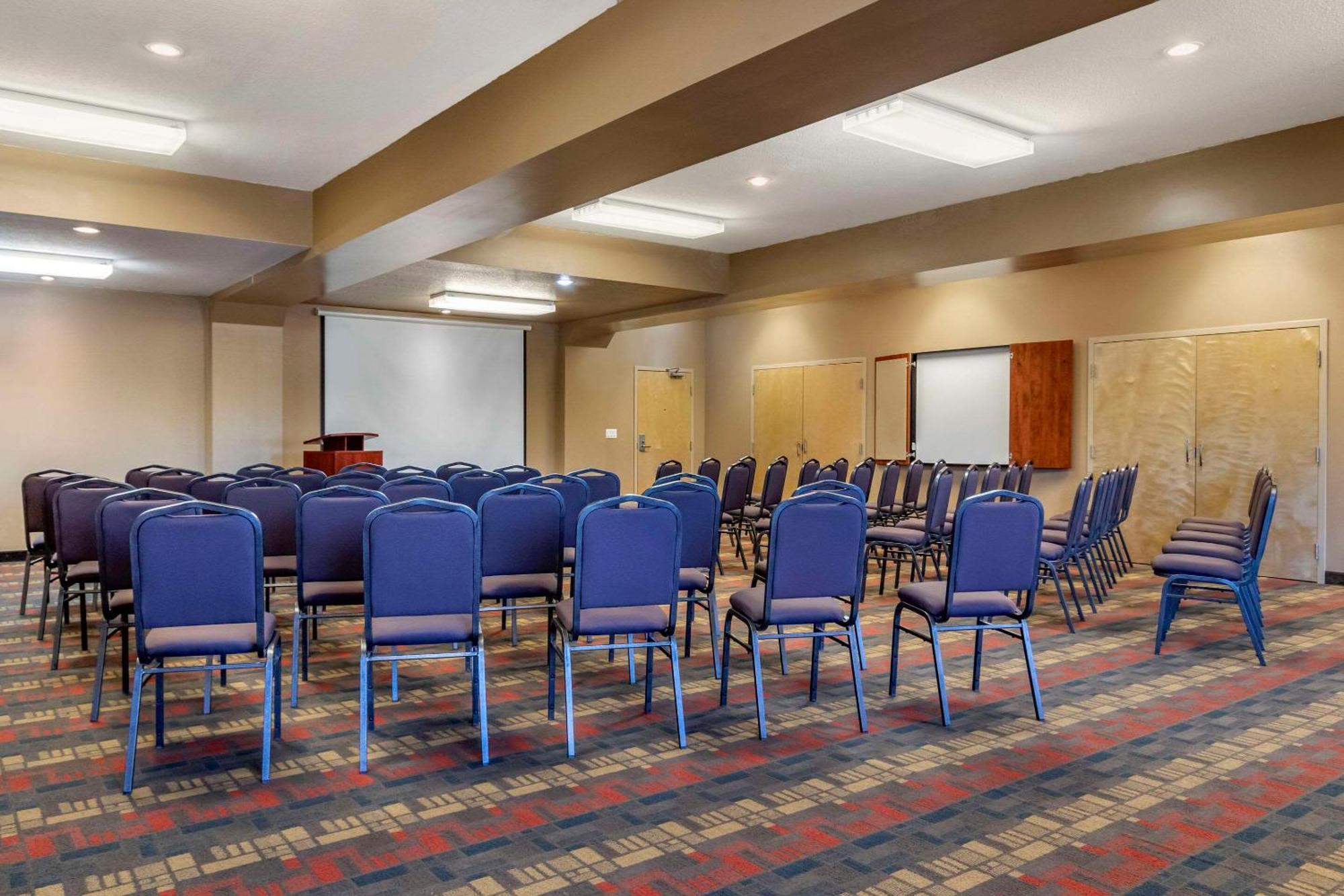 Quality Inn & Suites Rimbey Exterior photo