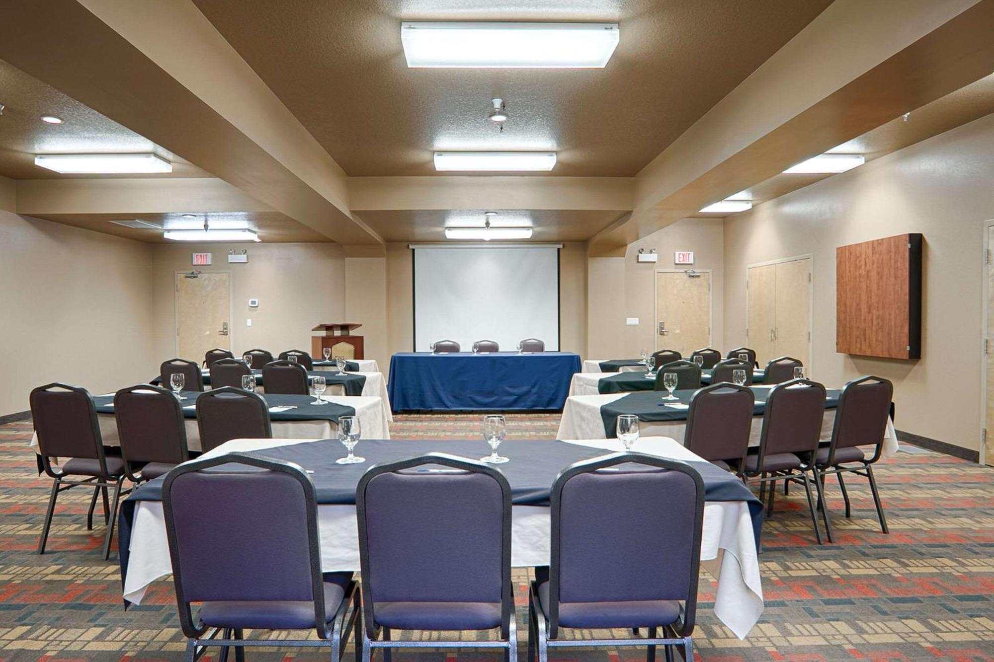 Quality Inn & Suites Rimbey Exterior photo