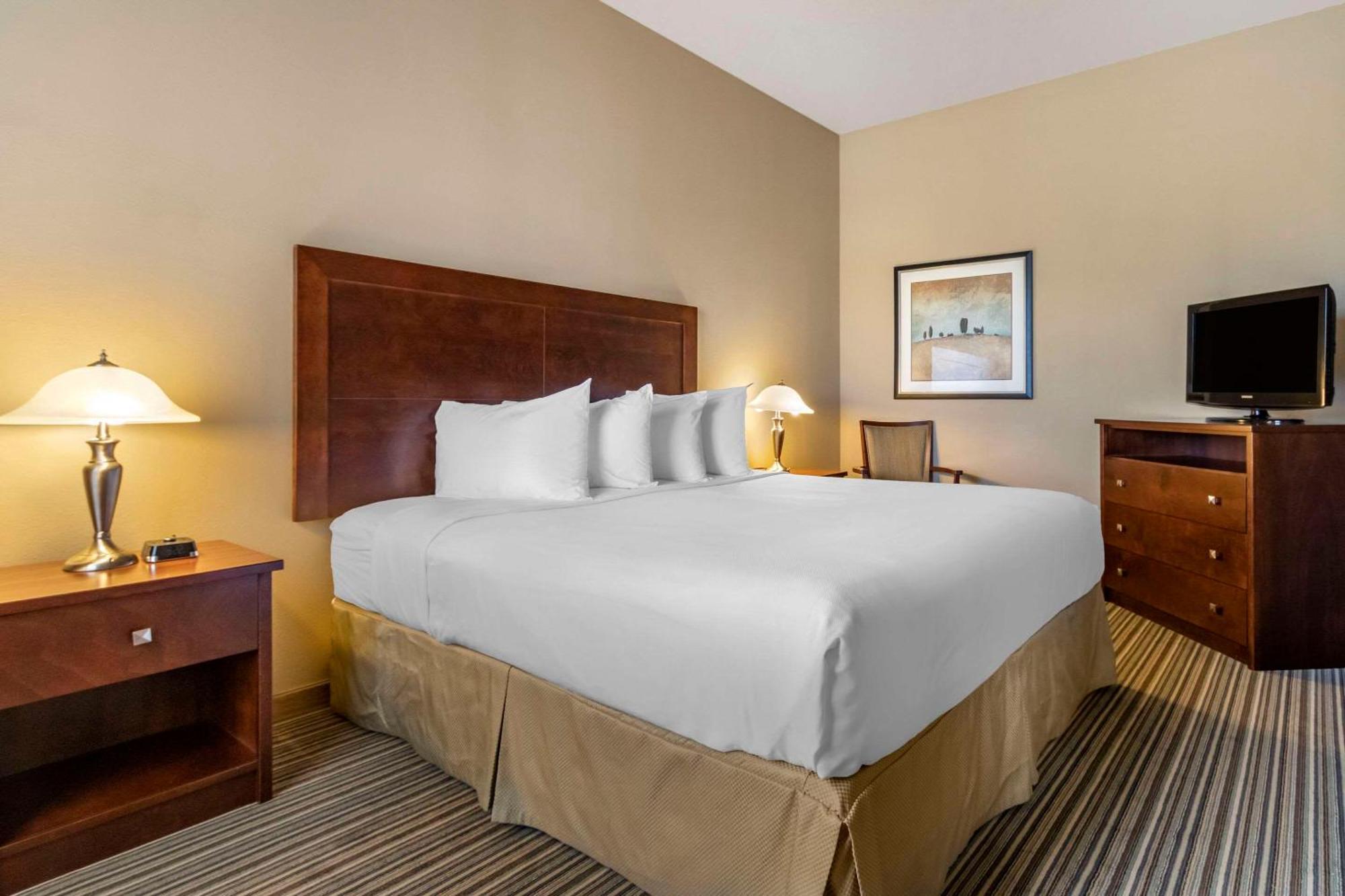 Quality Inn & Suites Rimbey Exterior photo
