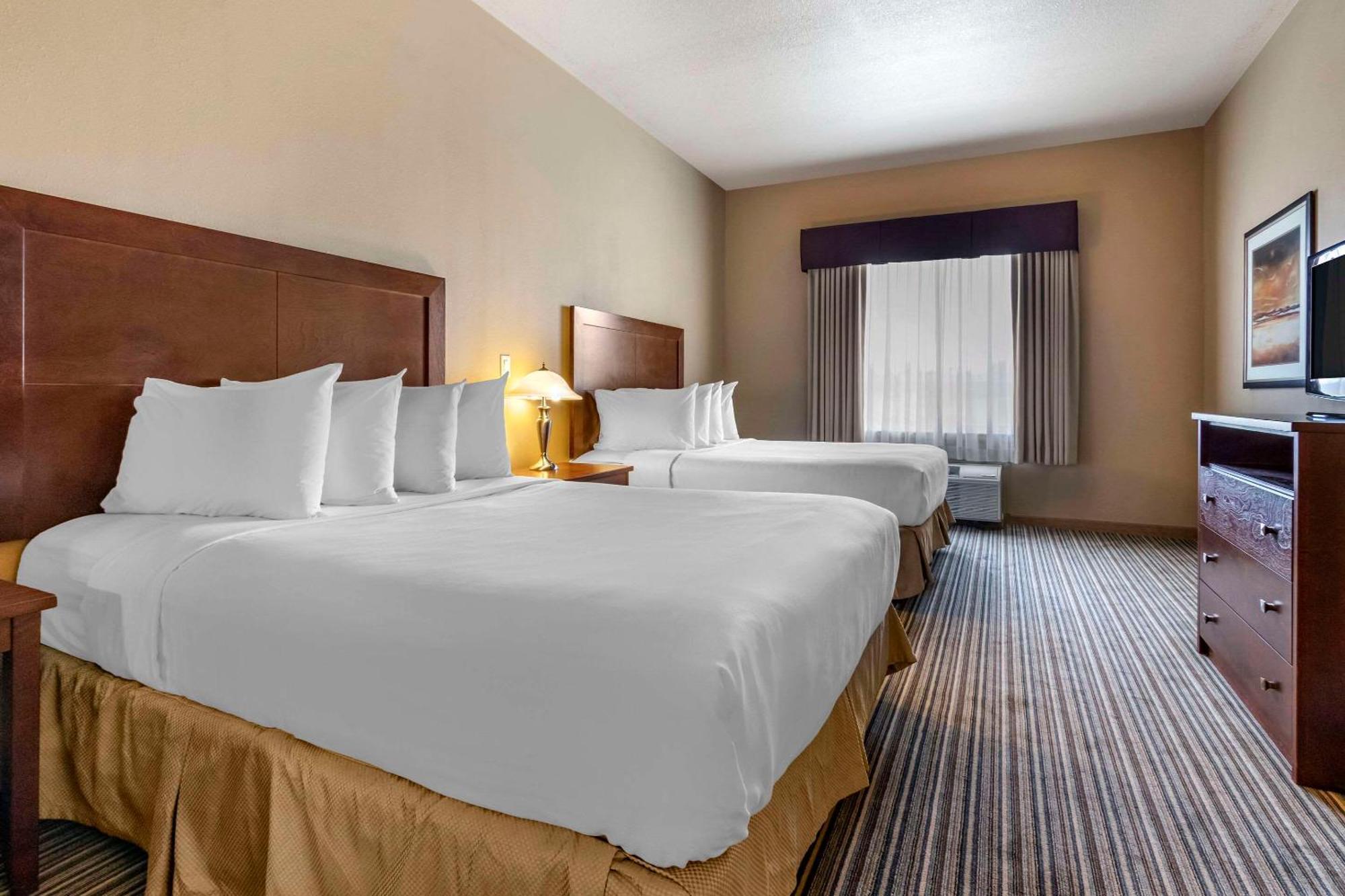 Quality Inn & Suites Rimbey Exterior photo