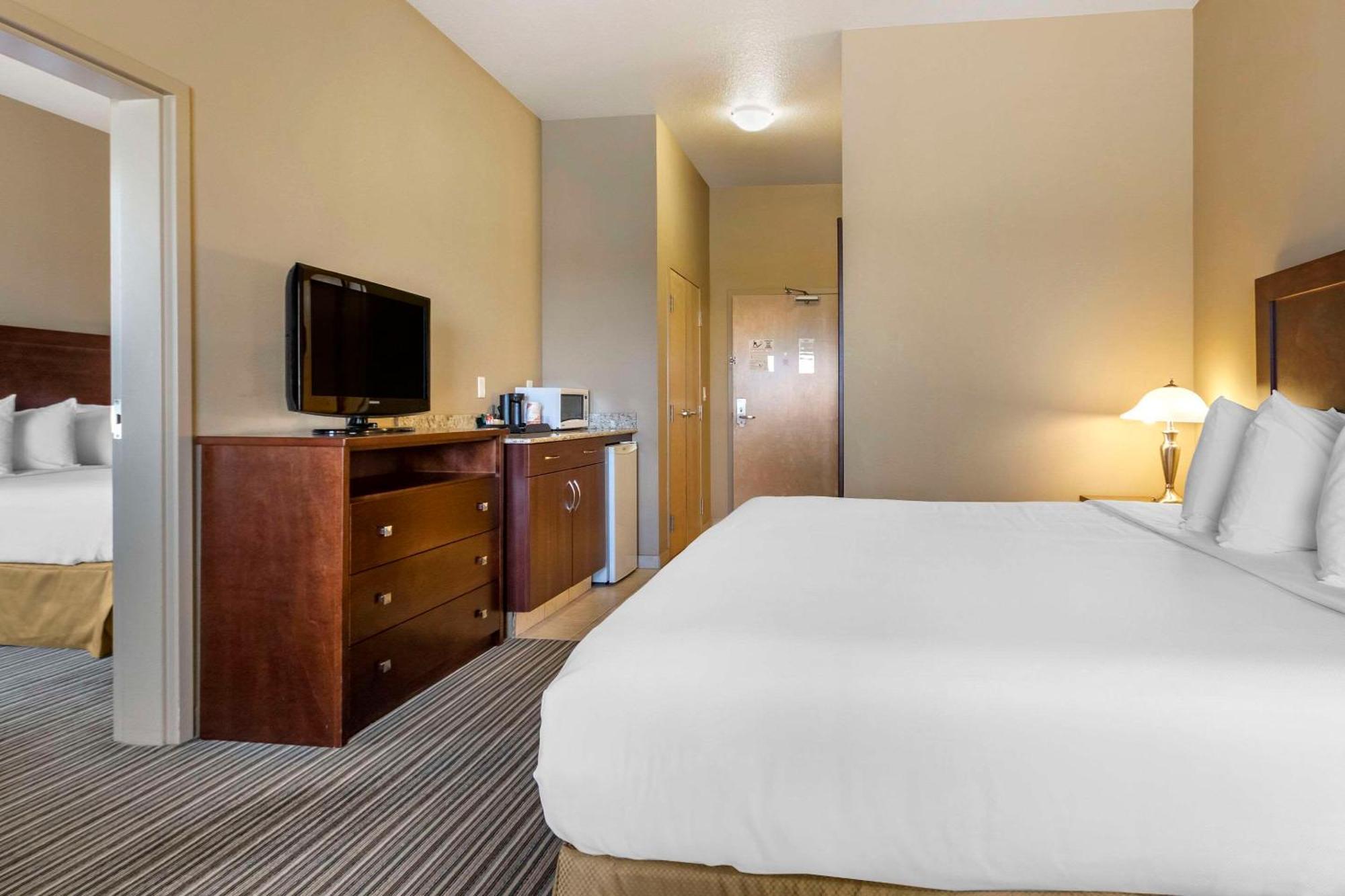 Quality Inn & Suites Rimbey Exterior photo