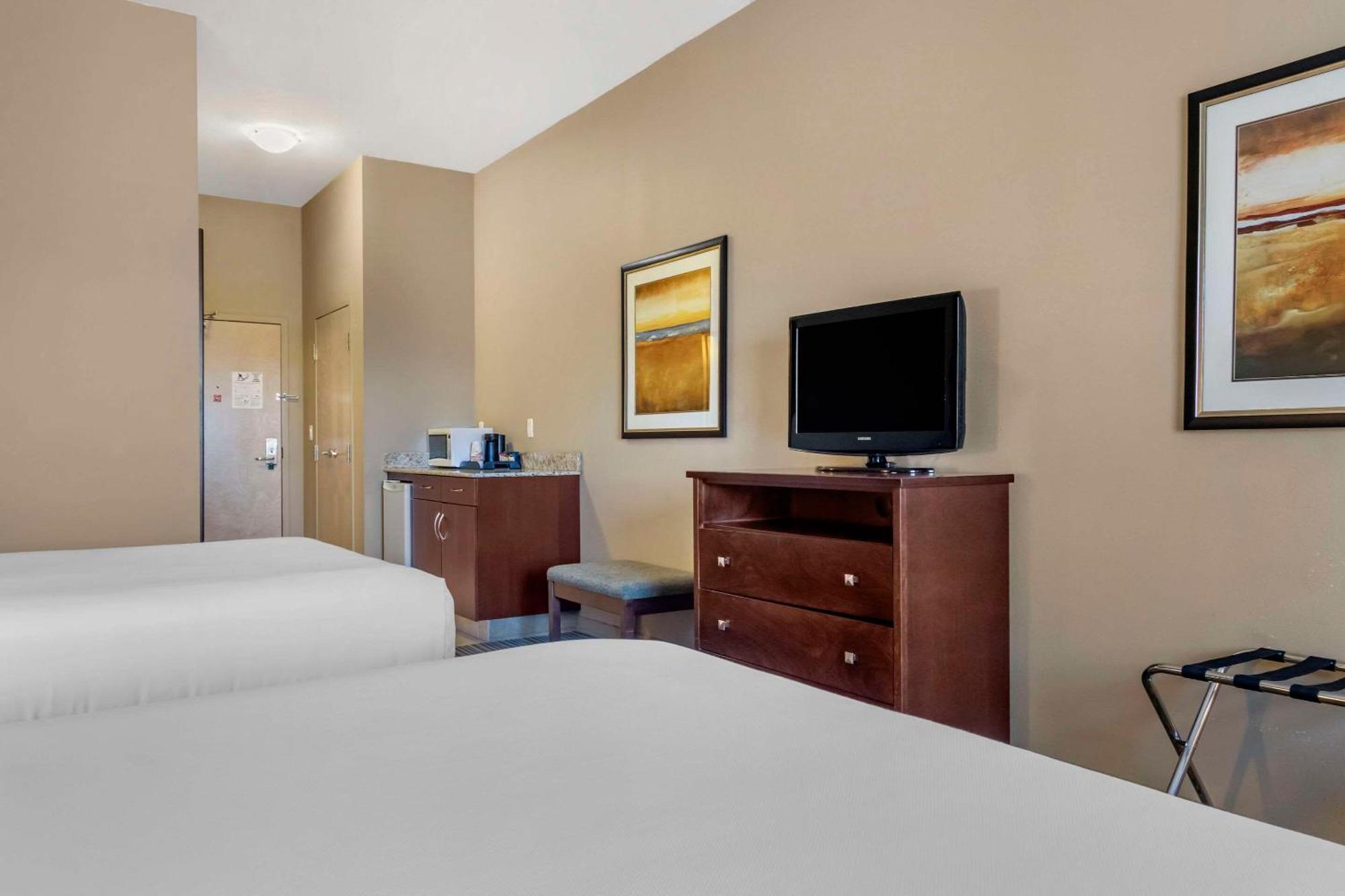 Quality Inn & Suites Rimbey Exterior photo