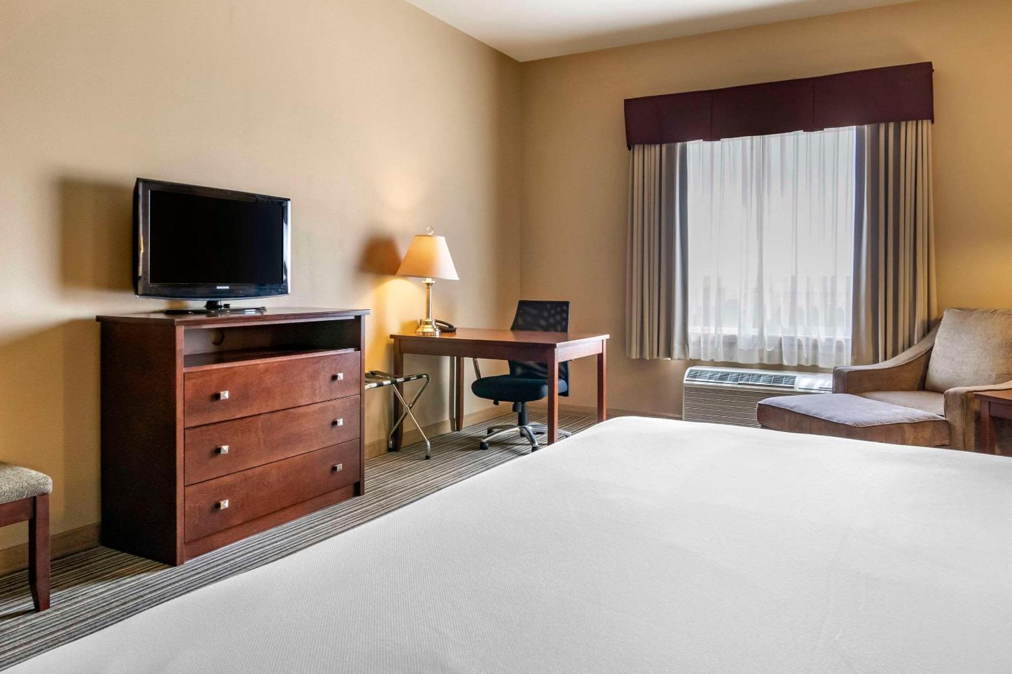 Quality Inn & Suites Rimbey Exterior photo
